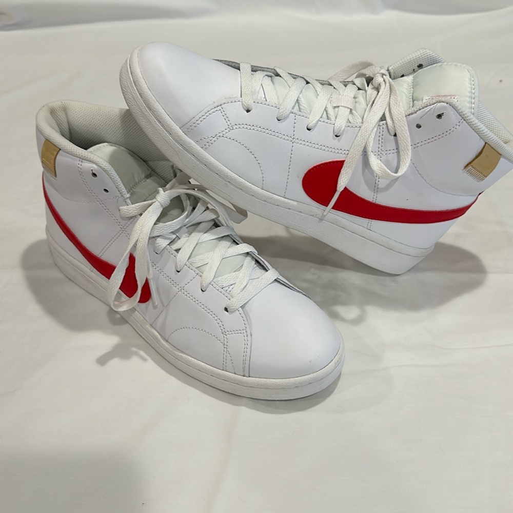 Mens Nike Blazers size 9